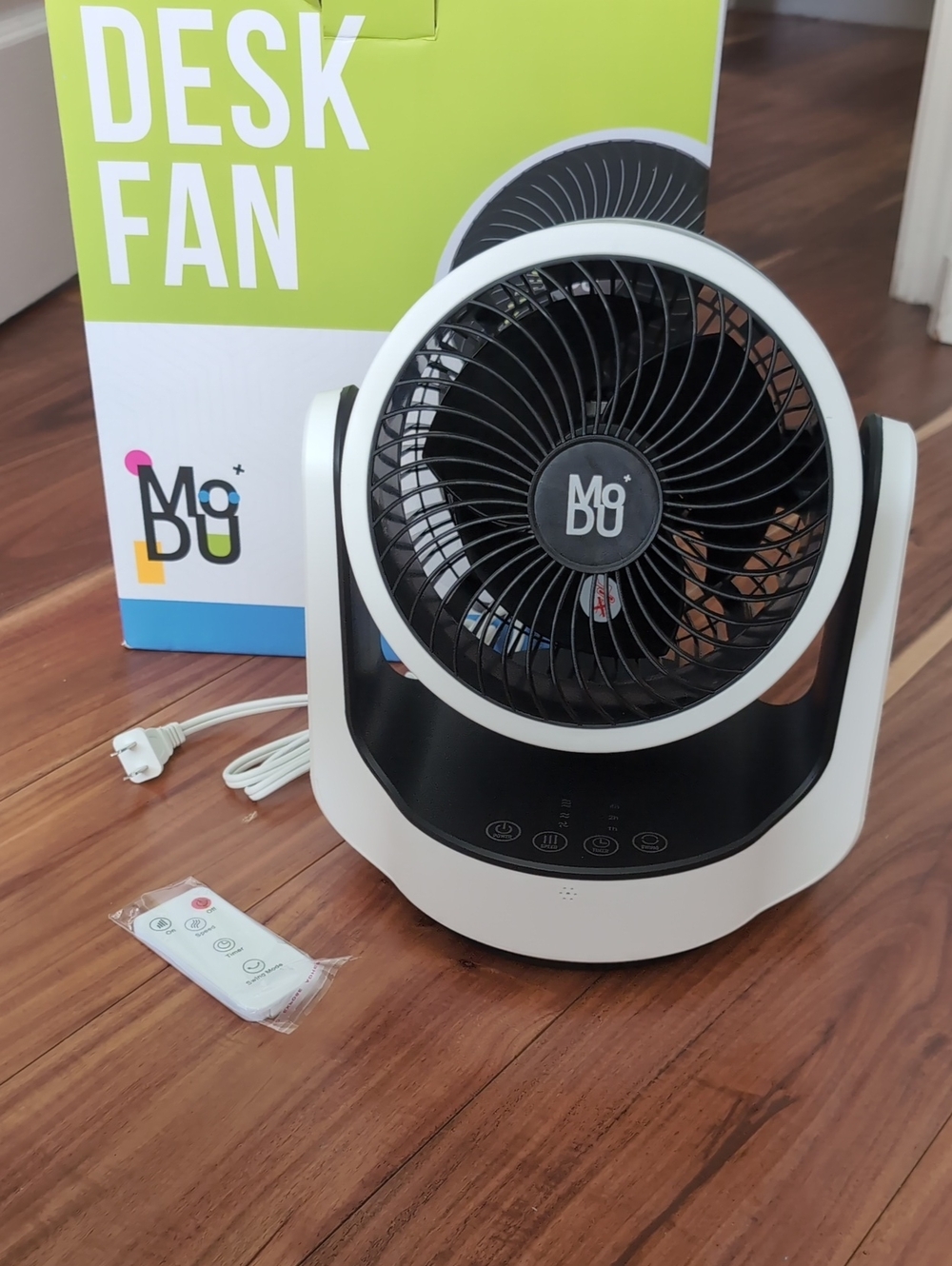 Mo DU Adjustable Oscillation Whisper Quiet Operation Desk Fan + Remote New Box ❤